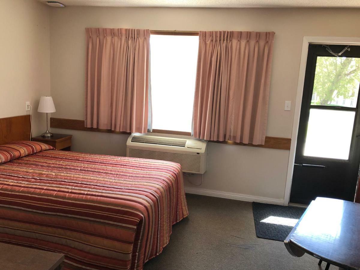 Yellow Quill Motel Portage la Prairie Zewnętrze zdjęcie